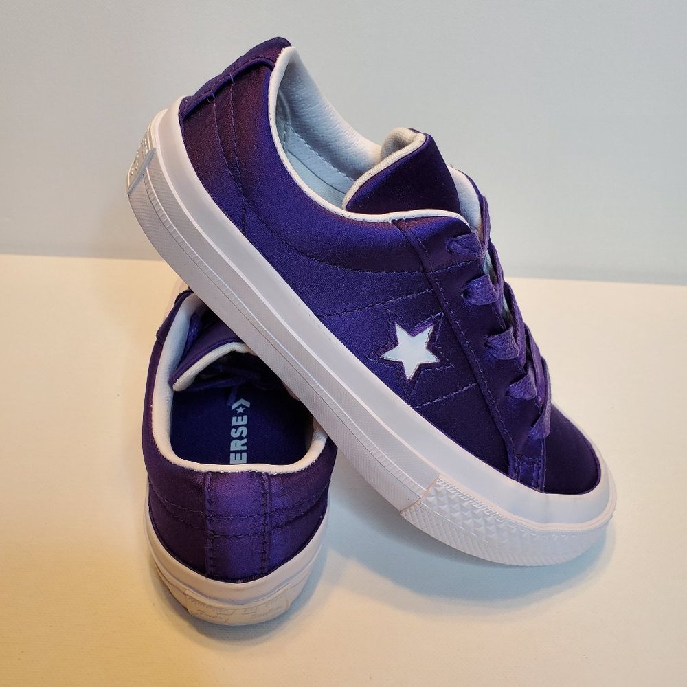 Unisex Converse One Star OX Sneakers